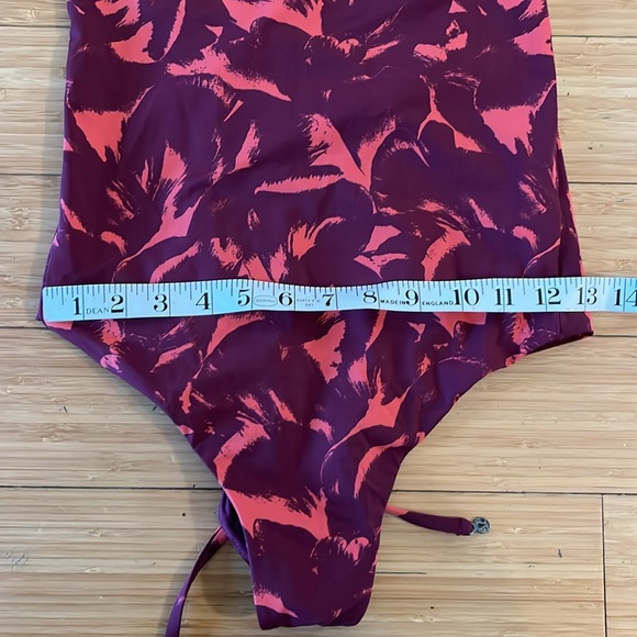 Lululemon Swimsuit Size 4 - Picture 10 of 10